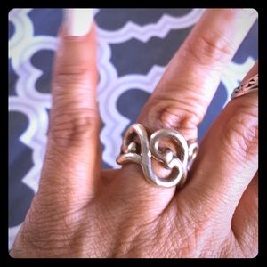 Gorgeous 925 sterling silver ring